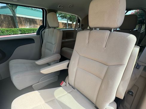 Used 2014 Dodge Grand Caravan SE w/ Quick Order Package 29E SE FWD image 26