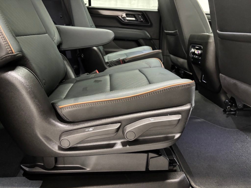 Used 2026 GMC Yukon XL AT4 w/ AT4 Premium Package AWD/4WD image 51