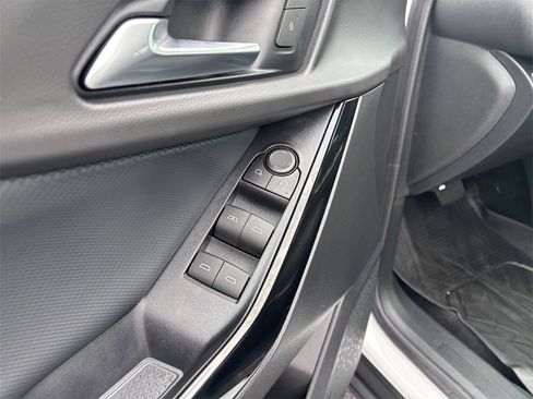 Used 2026 Chevrolet Equinox LT image 25