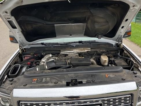 Used 2019 GMC Sierra 2500 Denali w/ Duramax Plus Package AWD/4WD image 23