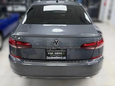 Used 2022 Volkswagen Passat 2.0T SE FWD image 5
