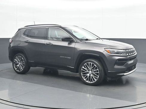 Used 2022 Jeep Compass Limited w/ Elite Group image 8