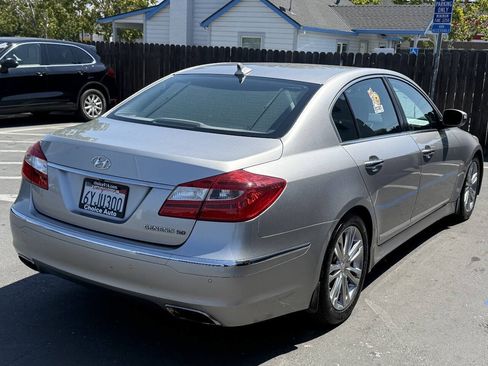 Used 2012 Hyundai Genesis 5.0 RWD image 6