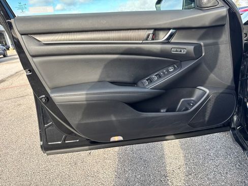 Used 2022 Honda Accord EX-L image 10