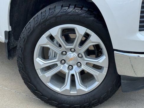 Used 2025 Chevrolet Silverado 1500 LTZ AWD/4WD image 33