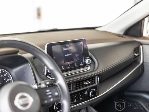 Used 2021 Nissan Rogue S image 19