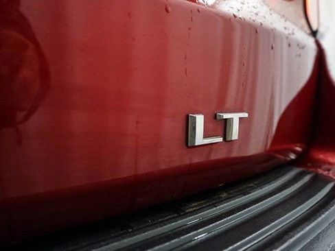 Used 2021 Chevrolet Suburban LT w/ LT Signature Package RWD image 17