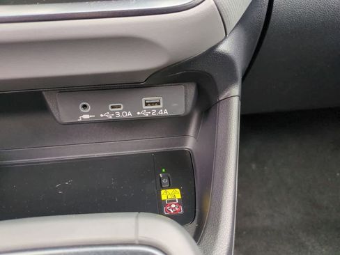 Certified 2025 Subaru Crosstrek 2.5i Limited image 32