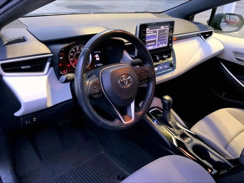 Used 2020 Toyota Corolla SE w/ SE Premium Package FWD image 17