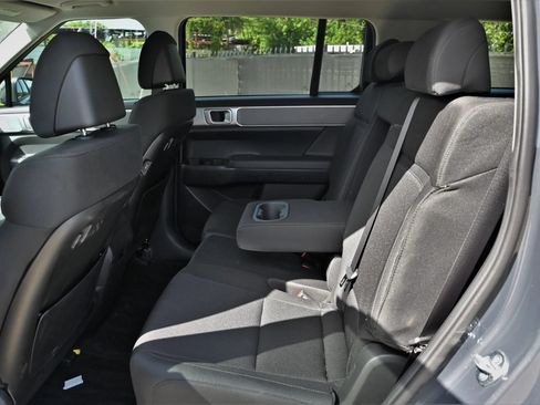 Used 2026 Hyundai Santa Fe SE FWD image 16
