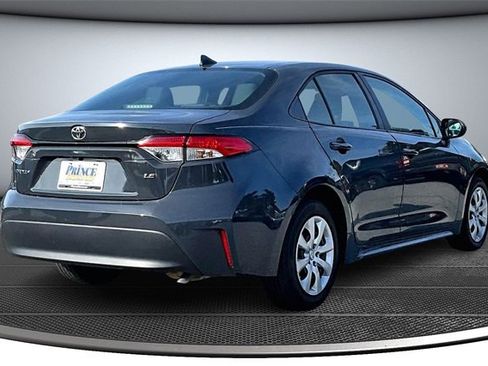Used 2023 Toyota Corolla LE image 6