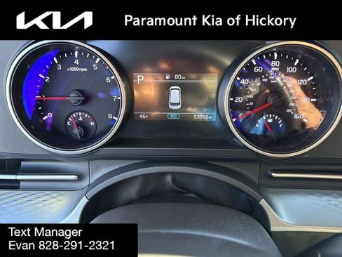 Used 2023 Kia Carnival LX image 32