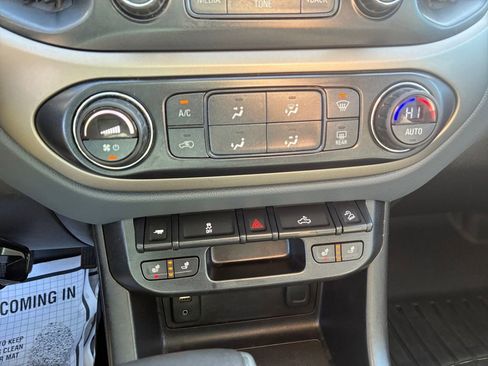 Used 2016 Chevrolet Colorado Z71 image 25