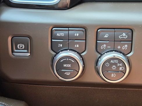Used 2024 GMC Sierra 2500 Denali w/ Denali Reserve Package AWD/4WD image 20