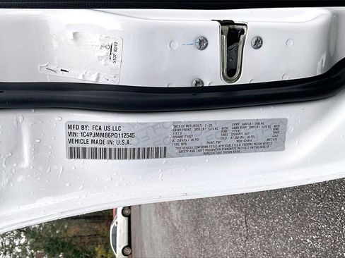 Used 2023 Jeep Cherokee Altitude Lux image 17