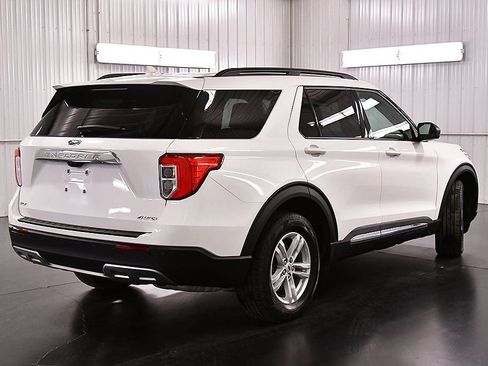 Used 2023 Ford Explorer XLT w/ Equipment Group 202A image 7