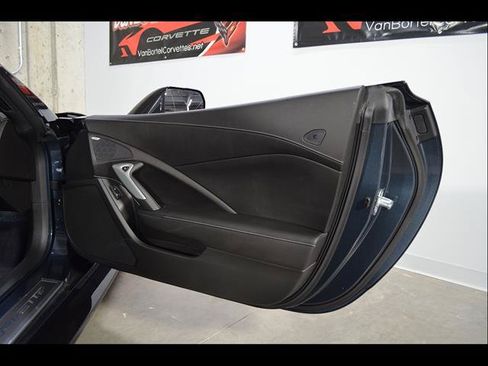 Used 2019 Chevrolet Corvette Z06 RWD image 17