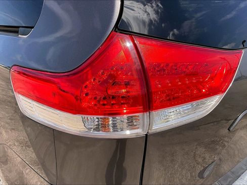 Used 2011 Toyota Sienna XLE w/ Entertainment Pkg FWD image 33