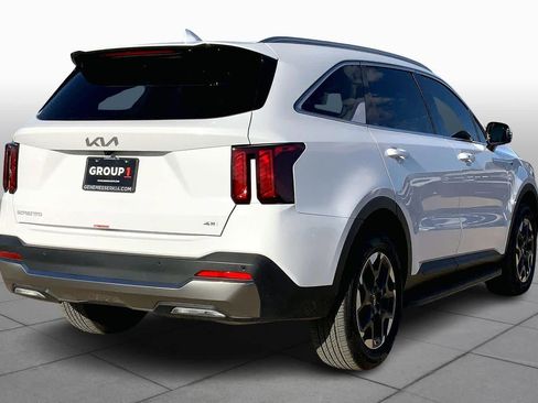 Certified 2025 Kia Sorento S image 24