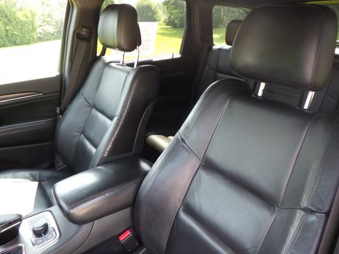 Used 2018 Jeep Grand Cherokee Limited AWD/4WD image 11