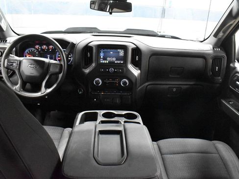Used 2023 Chevrolet Silverado 1500 Custom Trail Boss w/ LPO, Dark Essentials Package AWD/4WD image 5