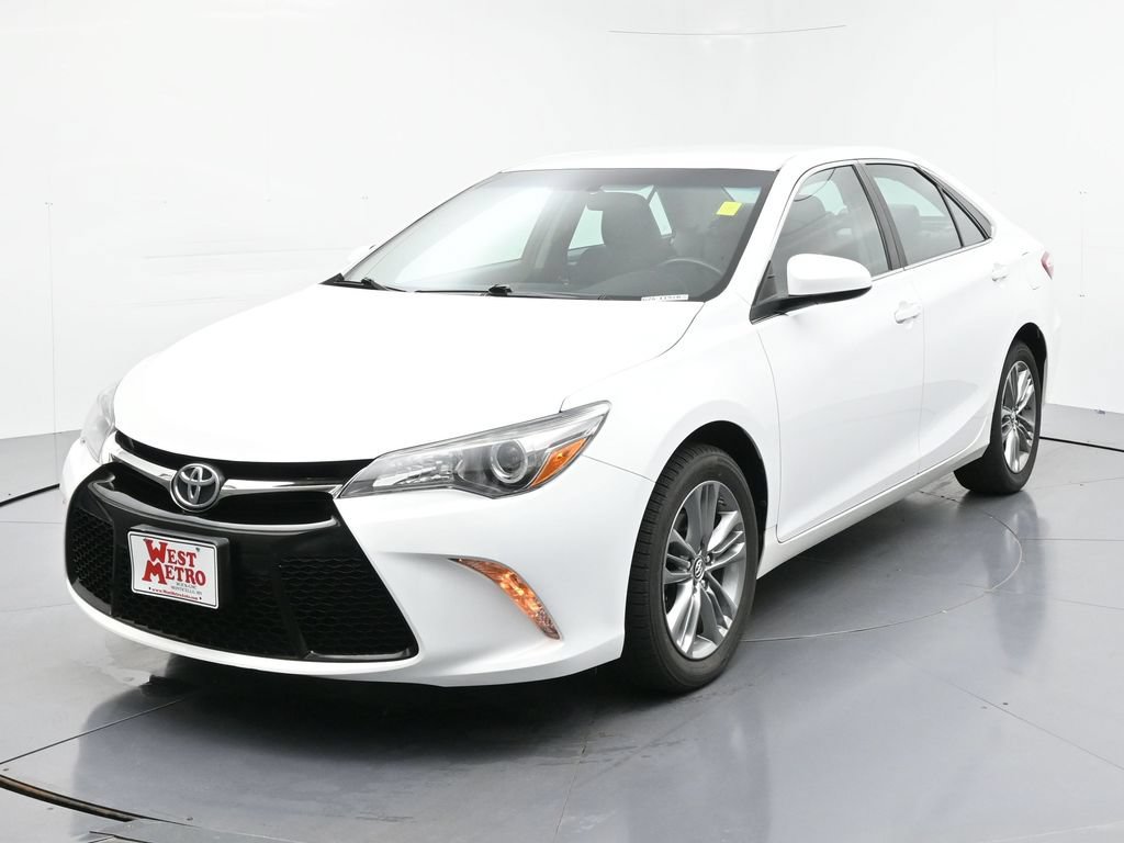 Used 2017 Toyota Camry SE FWD image 3