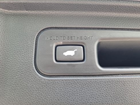Used 2025 Honda Pilot EX-L image 13