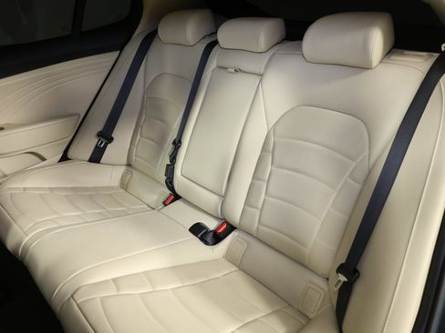 Used 2023 Kia Stinger GT2 image 11