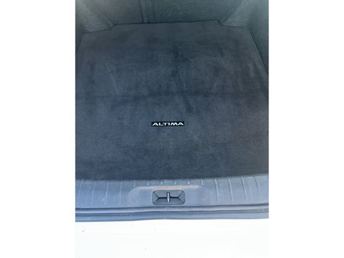 Used 2025 Nissan Altima 2.5 SV FWD image 12