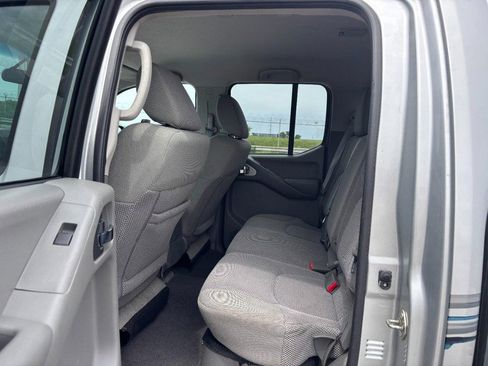 Used 2017 Nissan Frontier SV AWD/4WD image 13