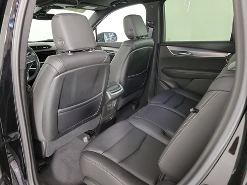 Certified 2024 Cadillac XT6 Luxury AWD/4WD image 14