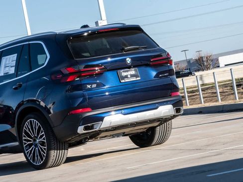 New 2026 BMW X5 xDrive40i w/ Climate Comfort Package image 5