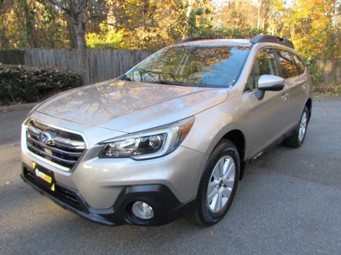 Used 2019 Subaru Outback 2.5i Premium w/ Popular Package #2 image 1