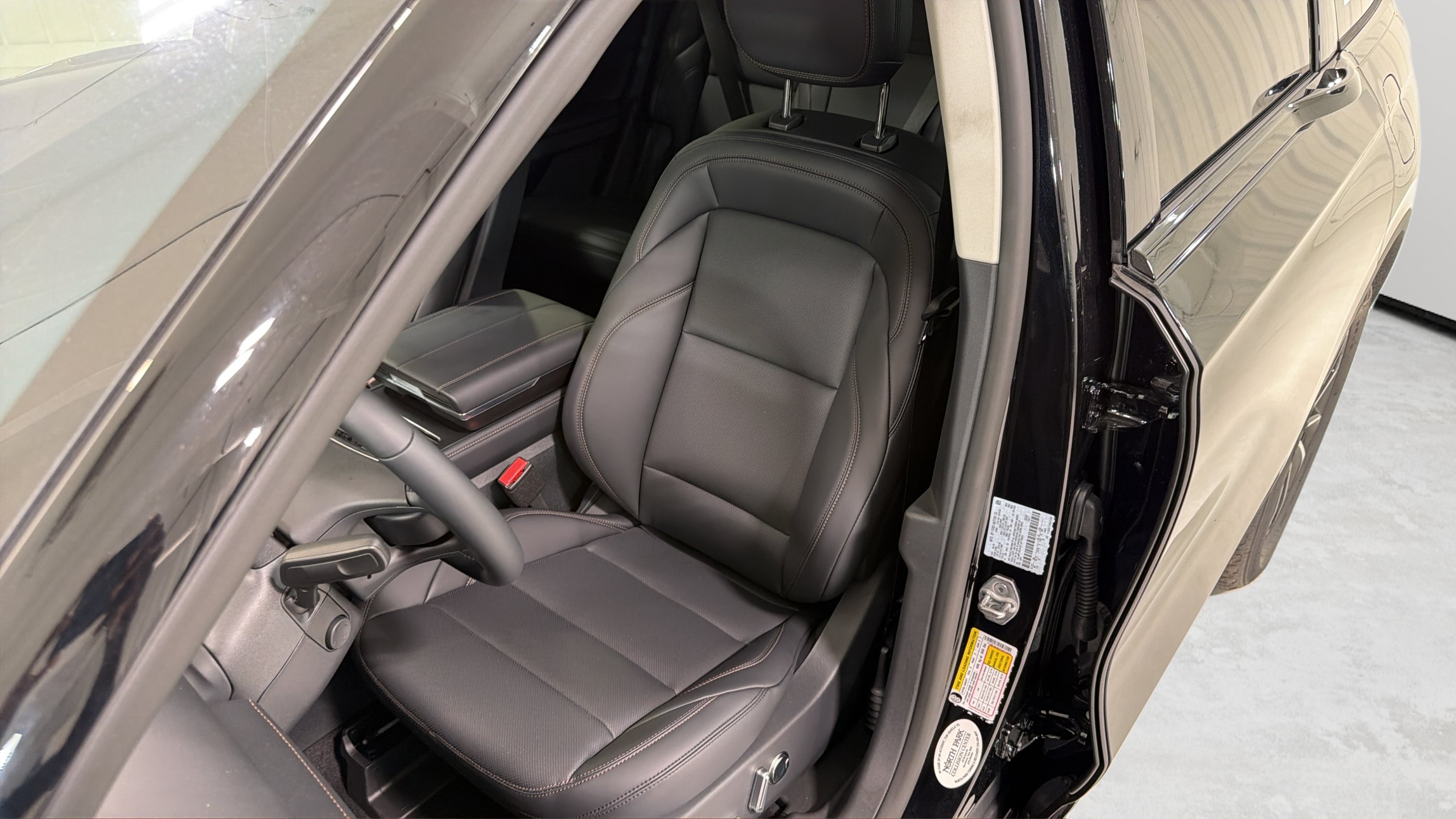 New 2026 Lincoln Nautilus Premier AWD/4WD image 9