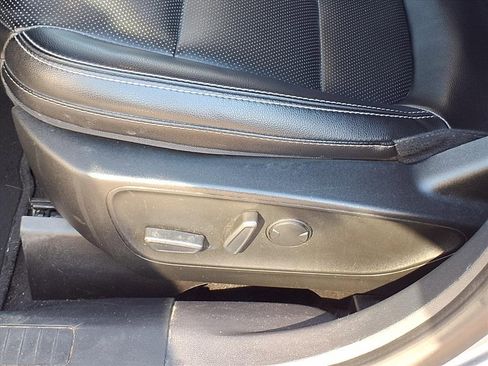 Used 2022 Ford Escape SEL image 4