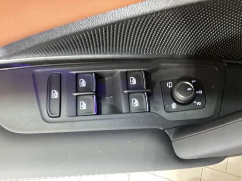 Used 2025 Volkswagen Tiguan SEL R-Line AWD/4WD image 20