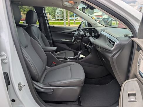 Used 2025 Buick Encore GX Preferred FWD image 12