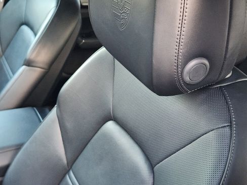 Used 2023 Porsche Cayenne Platinum Edition image 14