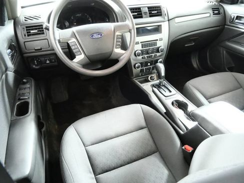 Used 2010 Ford Fusion SE FWD image 4