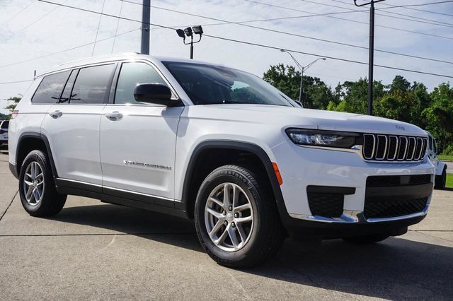 Used 2023 Jeep Grand Cherokee L Laredo AWD/4WD image 2
