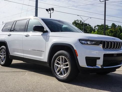 Used 2023 Jeep Grand Cherokee L Laredo AWD/4WD image 2