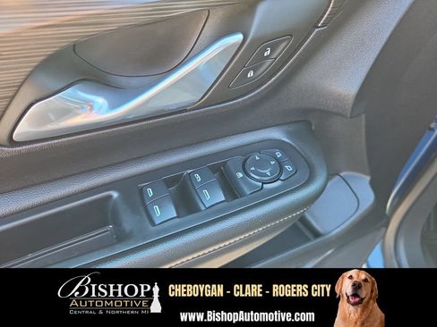 Used 2024 GMC Terrain SLE AWD/4WD image 21