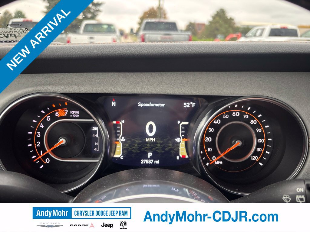 Used 2023 Jeep Wrangler Unlimited Sahara AWD/4WD image 9