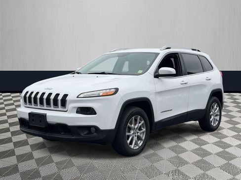 Used 2015 Jeep Cherokee Latitude w/ Cold Weather Group AWD/4WD image 2