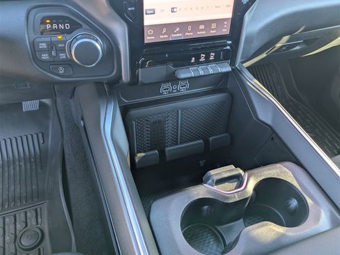 New 2026 RAM 1500 4x4 Crew Cab image 17