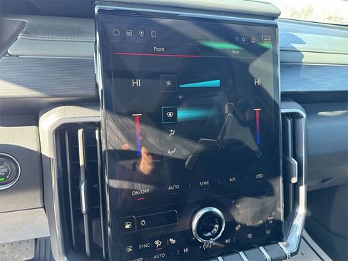 Used 2025 GMC Acadia AT4 image 19