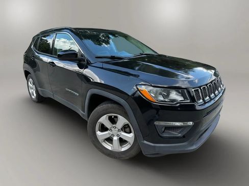 Used 2018 Jeep Compass Latitude w/ Popular Equipment Group FWD image 12