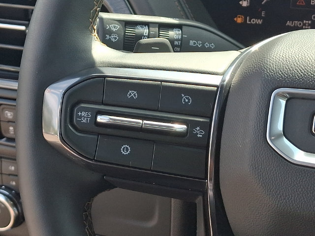 Used 2026 GMC Yukon AT4 AWD/4WD image 7