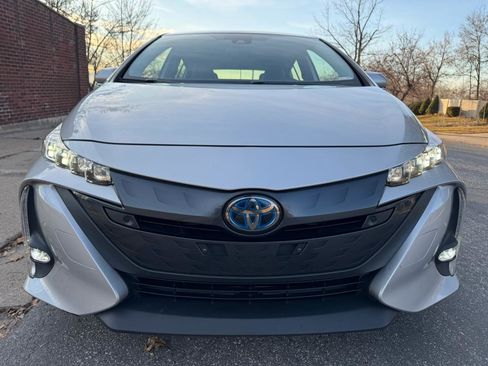 Used 2021 Toyota Prius Prime Limited image 6