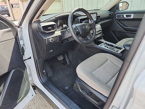 Used 2022 Ford Explorer 4WD image 29